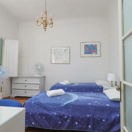 Santo Spirito 3 Bedroom شقة